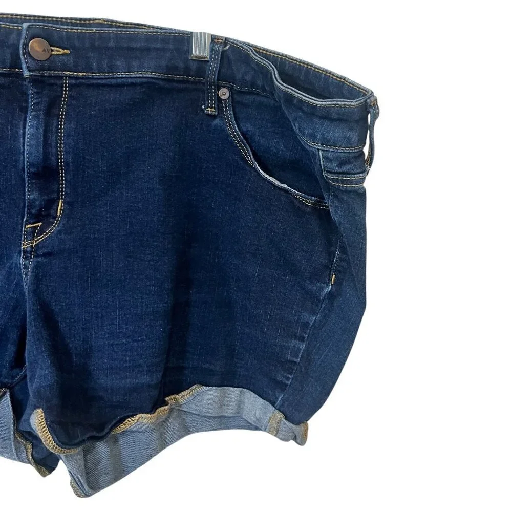 Ava & Viv Womens Dark Wash Denim Midi Shorts Size 24W With Rolled Hem & Pockets - Picture 2 of 5